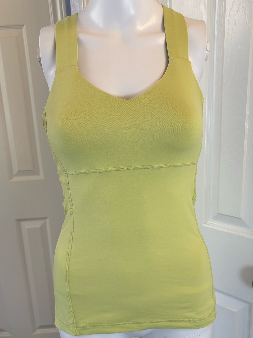 Lululemon Tank Top Built-In Bra Cross Back Racerback Light Green Size 4